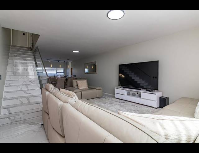 3 BEDROOM HOUSE FOR SALE IN JACKAL CREEK GOLF ESTATE